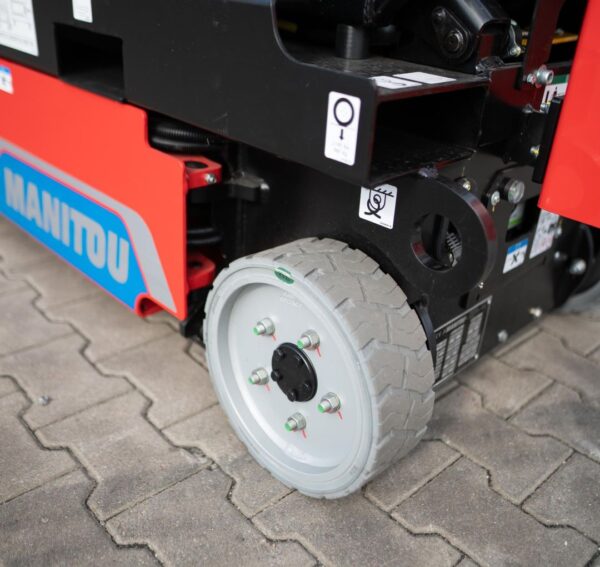 Elektryczny podnośnik koszowy Manitou SE 0808 4